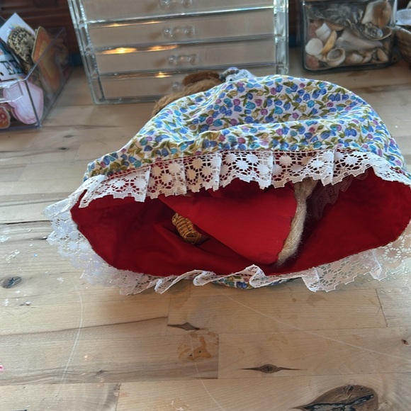 Vintagege 3 in one doll. Little red riding hood - Picture 6 of 6